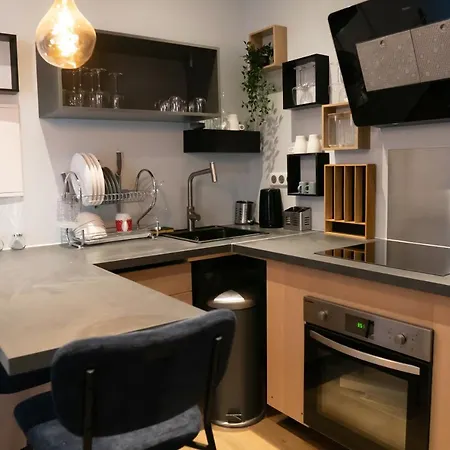 Coeur De T2, Terrasse, Clim Tt équipe, Parking *